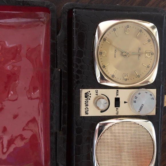 Vintage Leather Bound Travel Radio/Alarm Clock - Picture 11 of 12